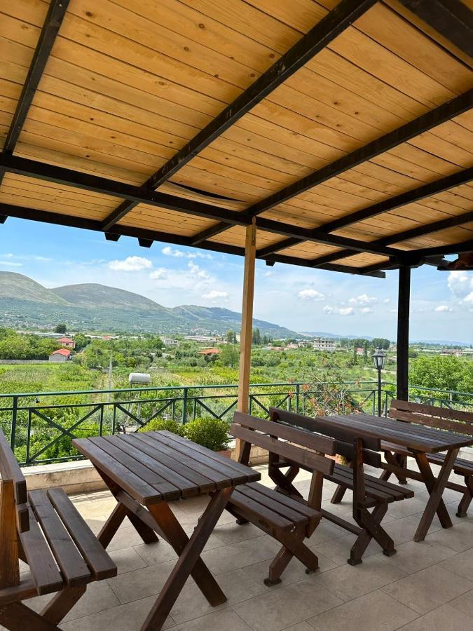 Bed & Breakfast Local Living Edi Berat Exterior photo