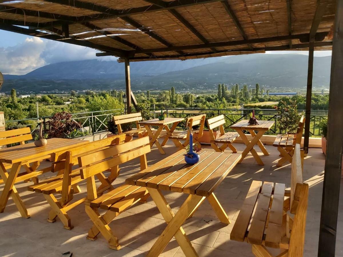 Bed & Breakfast Local Living Edi Berat Exterior photo