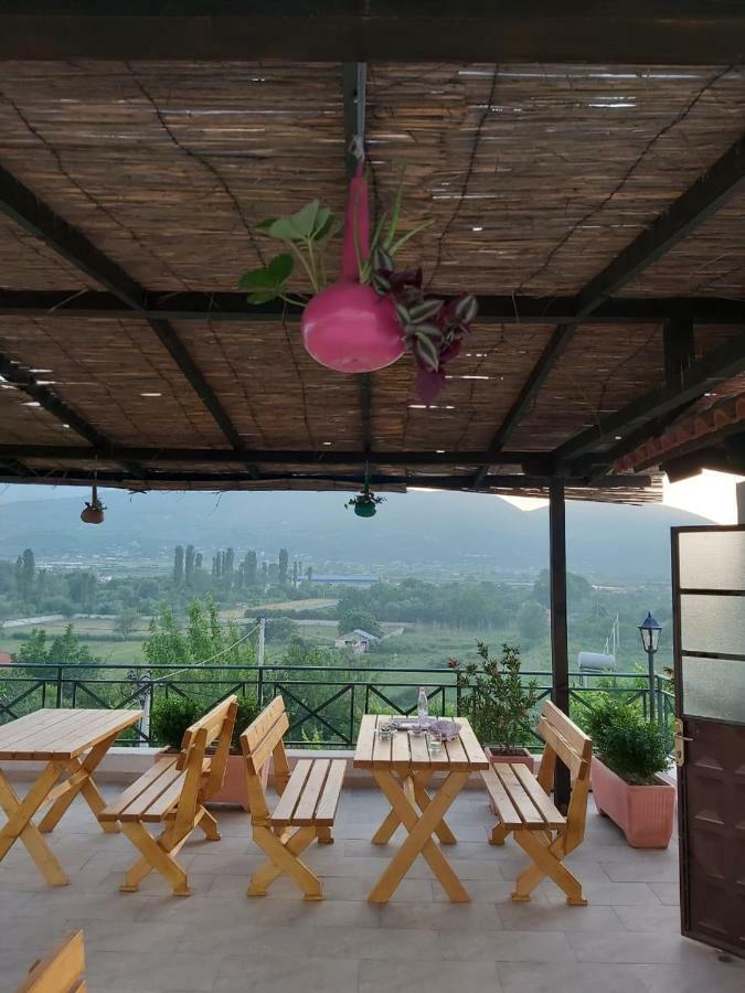 Bed & Breakfast Local Living Edi Berat Exterior photo